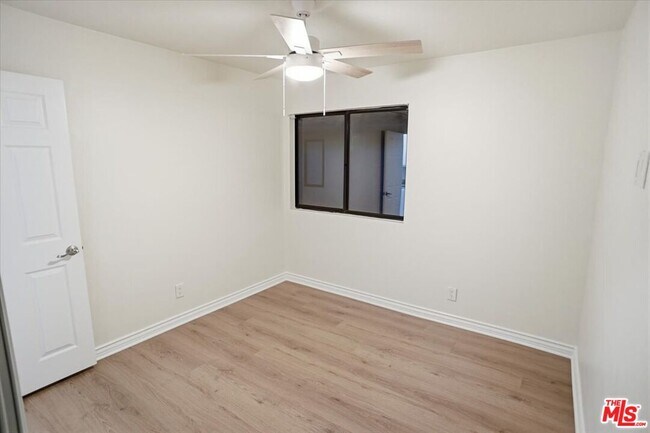 Building Photo - 24124 Mentry Dr