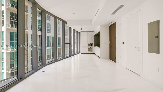 Building Photo - 300 Biscayne Blvd