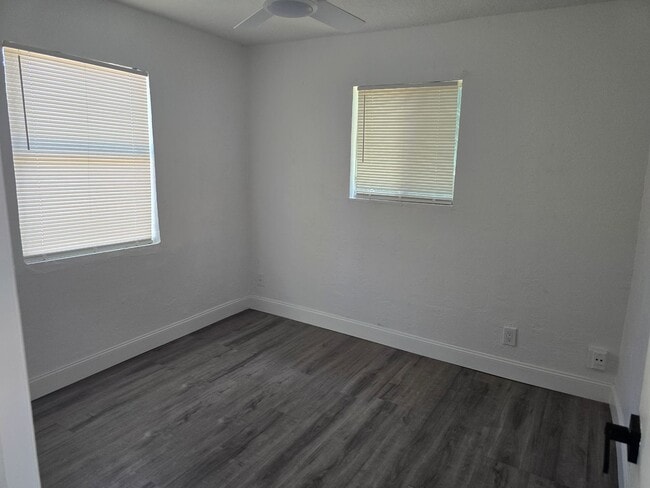 Building Photo - Updated 3 bedroom, 1.5 bath home
