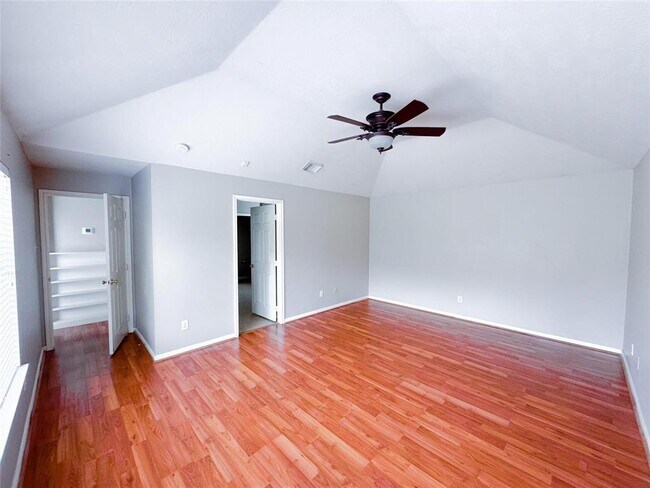 Building Photo - 19410 Bear Springs Dr