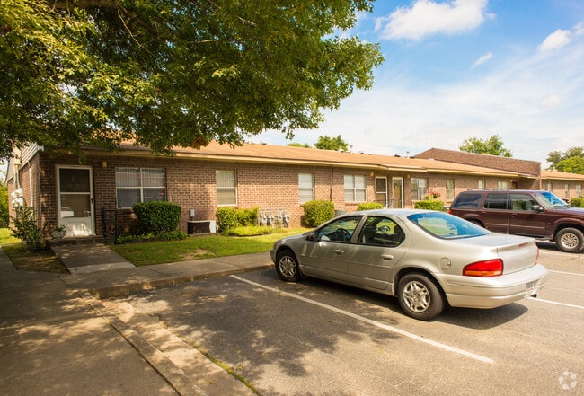 Building Photo - Catoosa Gardens