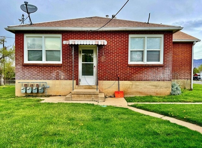 Building Photo - Utah Ave Triplex #2