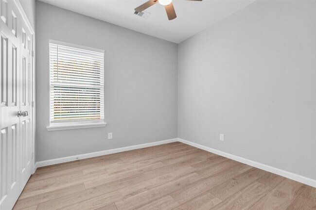 Building Photo - 4905 Paula St