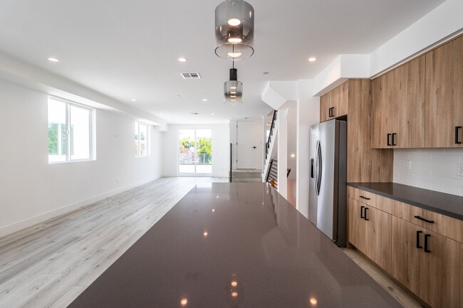 Building Photo - 4299 Tujunga Ave
