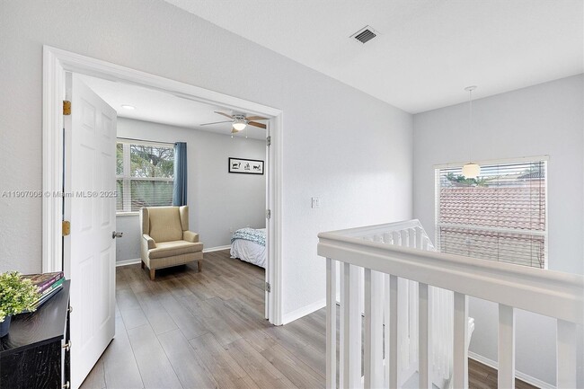 Building Photo - 1431 SE 18th Terrace