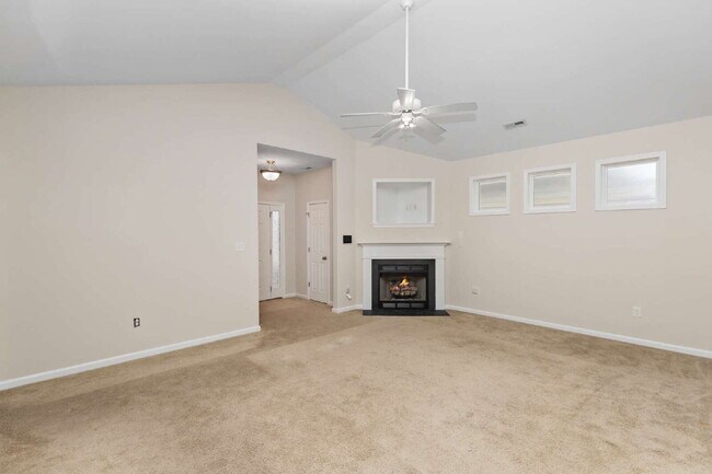 Building Photo - 19 Denby Cir