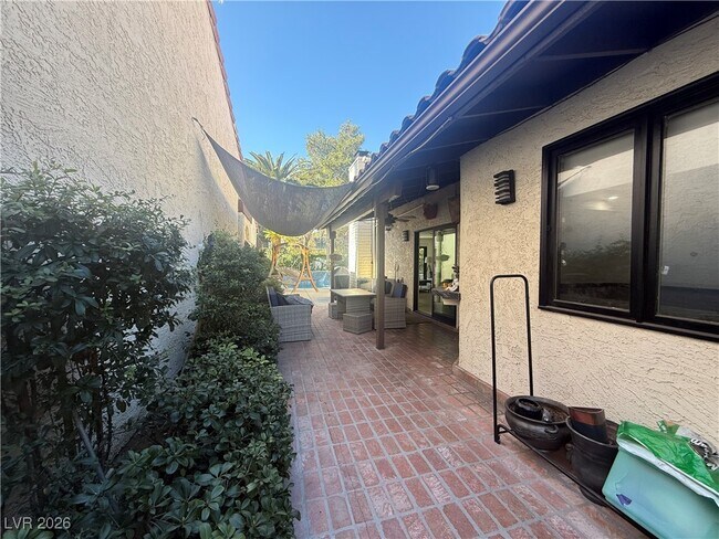 Building Photo - 2208 Plaza Del Puerto