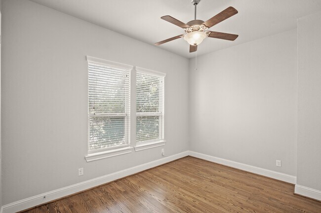 Building Photo - 1227 Creekside Acres Ct
