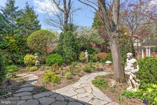 Building Photo - 3743 Upton St NW