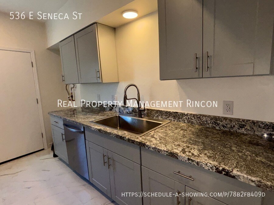 Building Photo - 536 E Seneca St