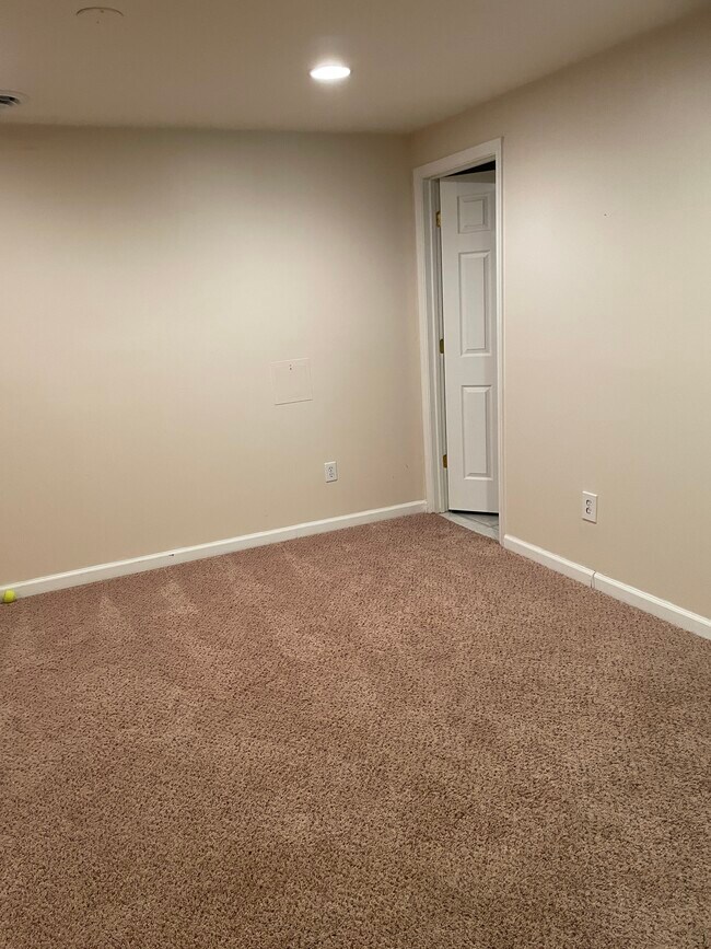 Building Photo - 7527 Broken Staff