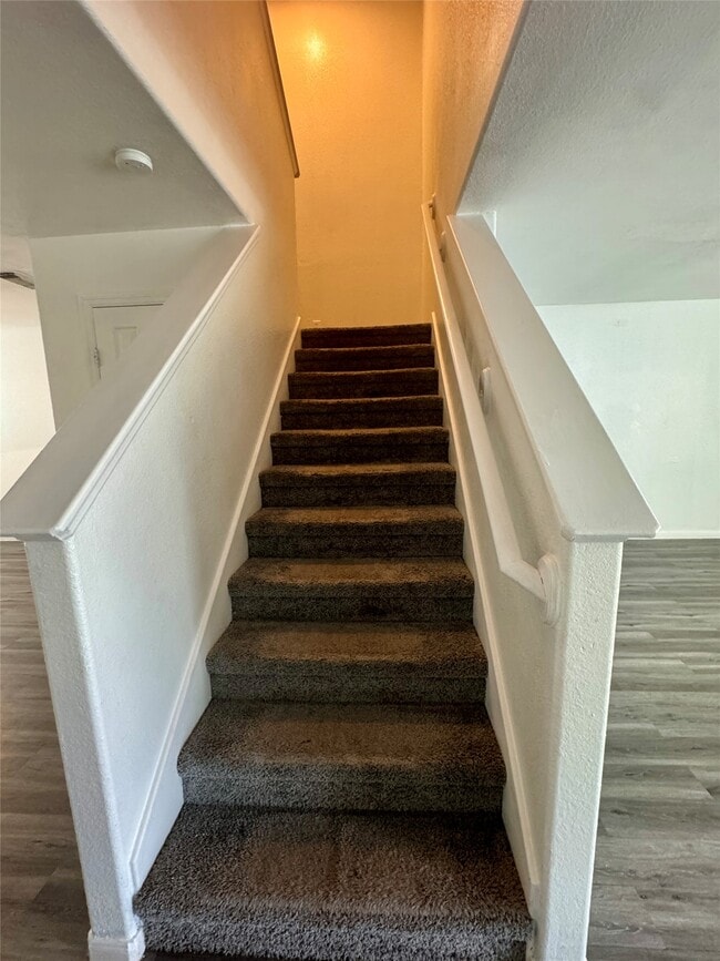 Building Photo - 8435 Resada Park Ln