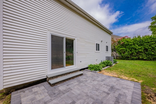 Building Photo - 103 Sprucedale Dr