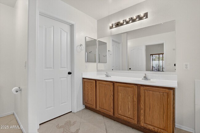 Building Photo - 15481 W Mauna Loa Ln