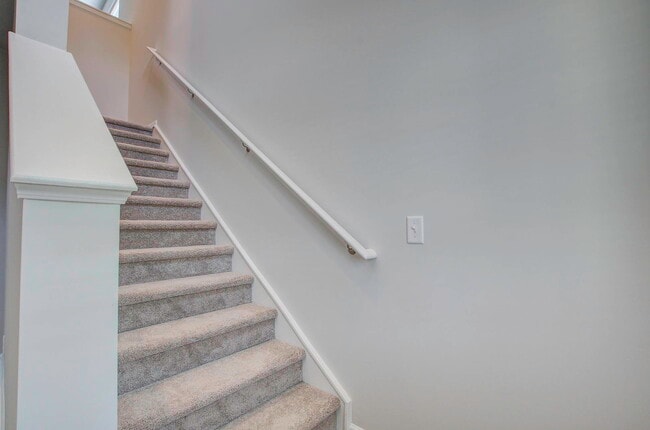 Building Photo - 142 Paddle Boat Wy