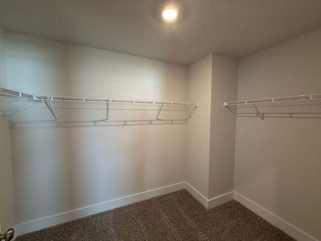 Building Photo - Gulf Breeze - Deer Ridge Crossing - 4 bedroom, 2.5 bathroom - New Construction