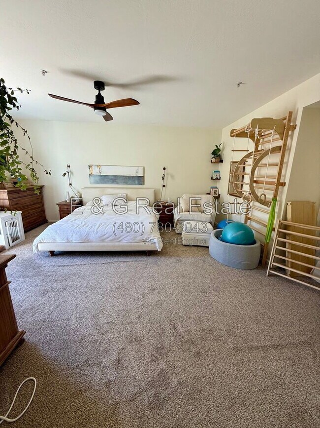 Building Photo - 8617 E Larkspur Dr