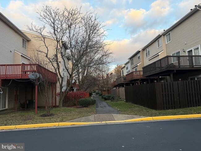 Building Photo - 6641 Creek Point Way