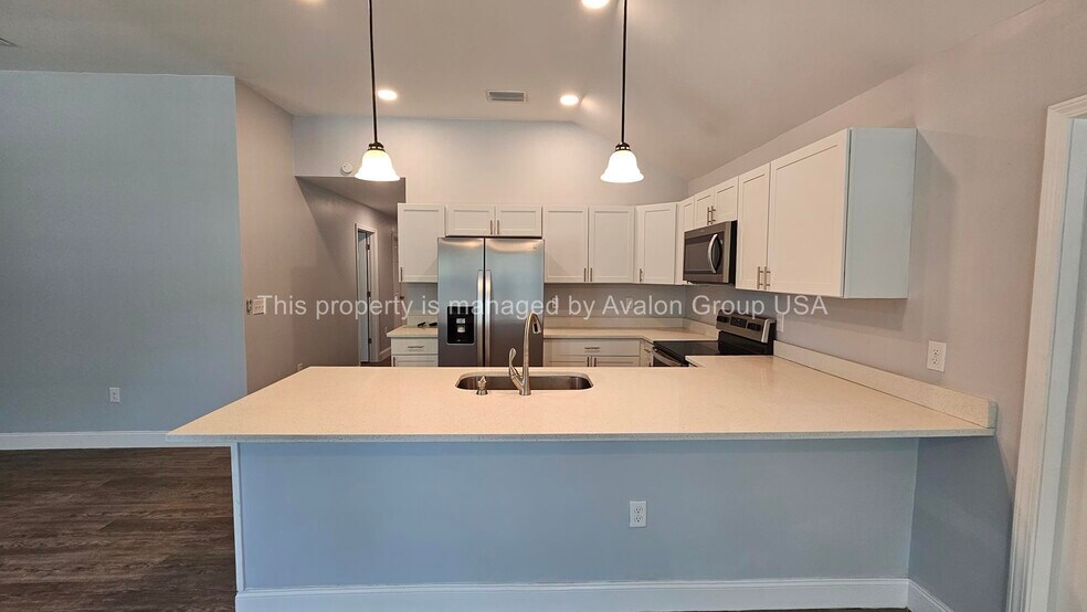 Building Photo - 1978 Solomon St