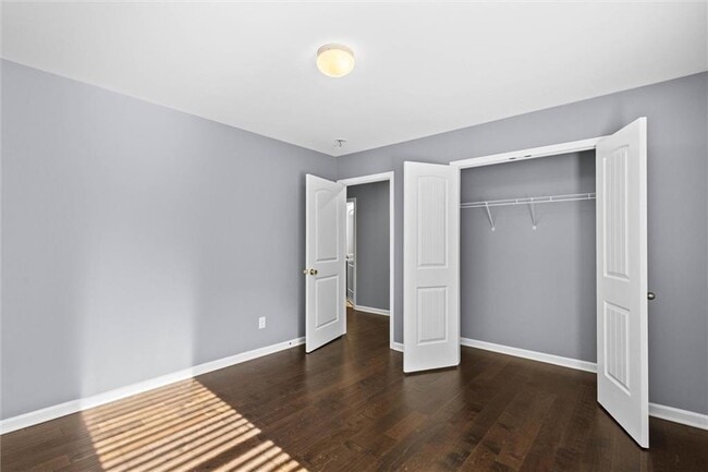 Building Photo - 407 Aviary Ln