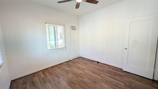 Building Photo - 3609 Leahi Ave