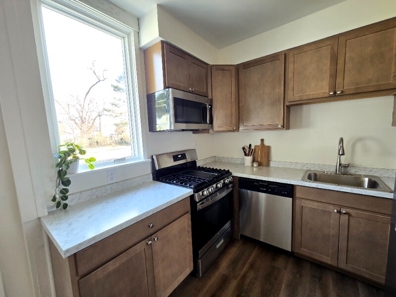 Building Photo - 100 Melvin Ave