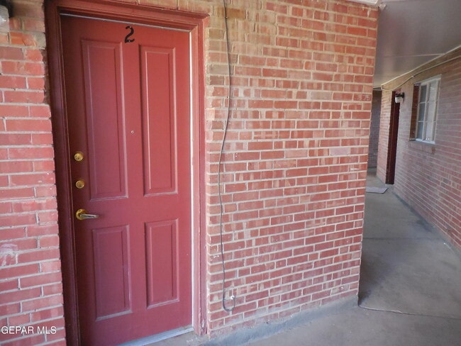 Building Photo - 701 W Yandell Dr