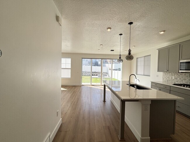 Building Photo - 6086 W Esker Terrace Ln