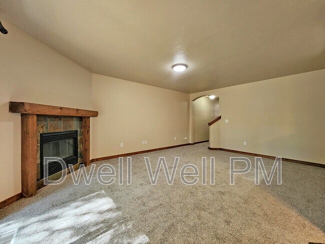 Building Photo - 115 N Gem St