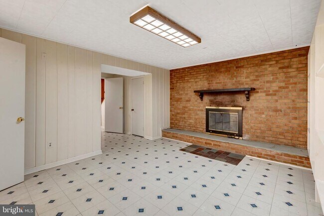 Building Photo - 8916 Braeburn Dr
