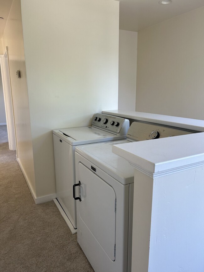 Building Photo - 108 Myrtle St