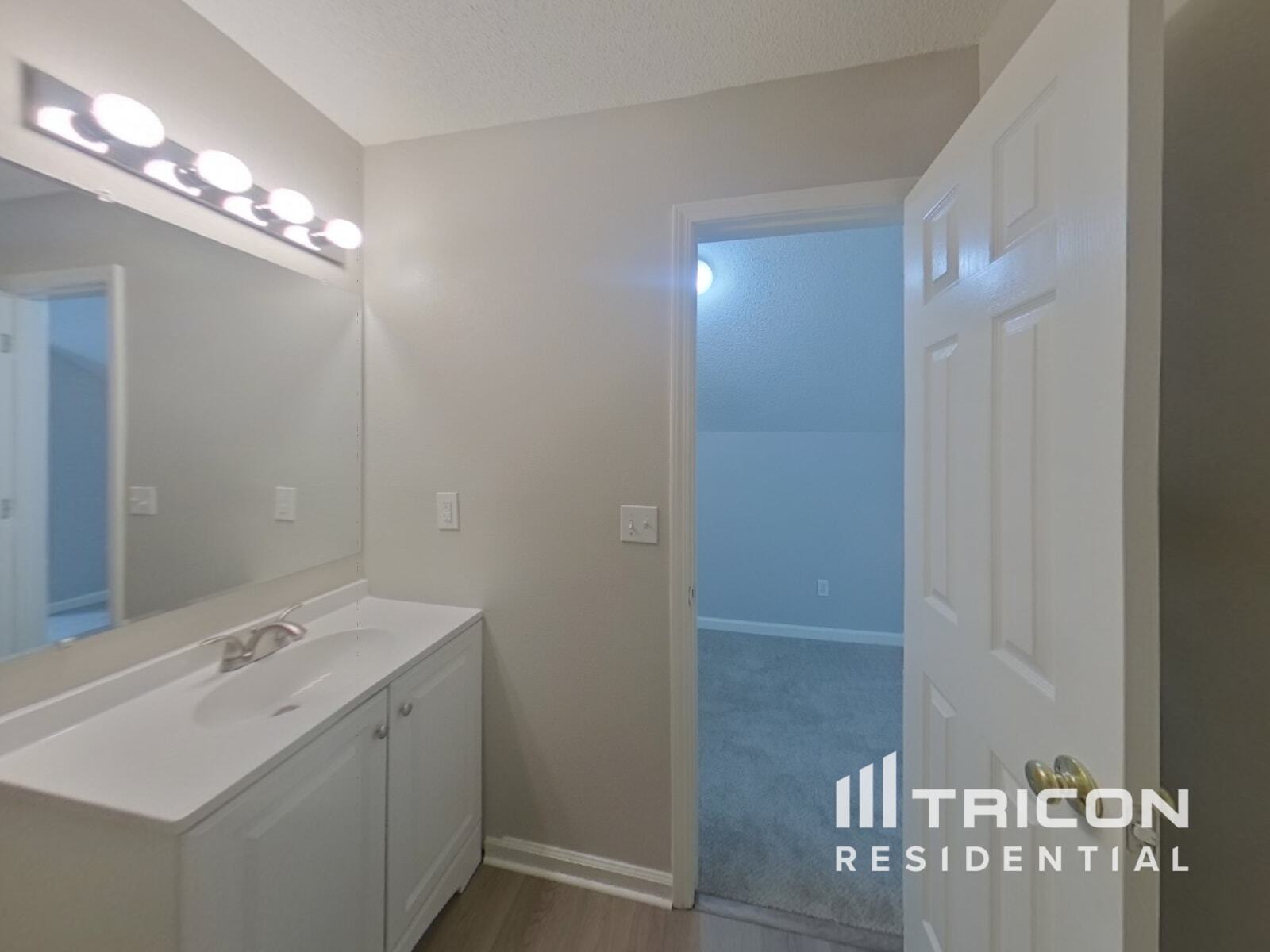 Building Photo - 1005 Aderley Oak Dr