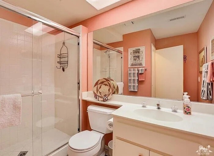 Building Photo - 748 Vista Lago Dr N