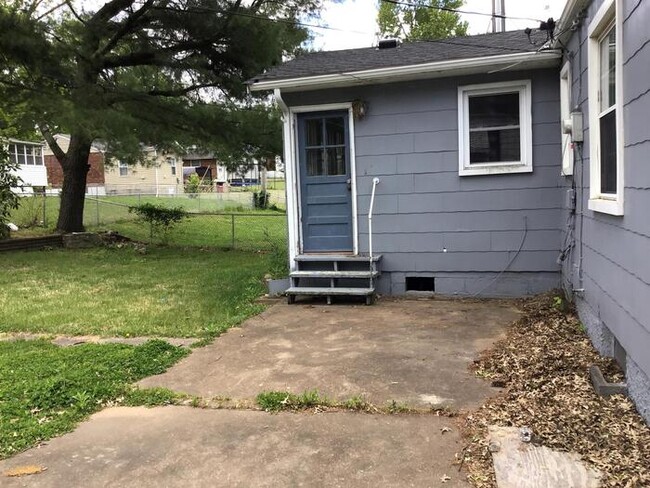 Building Photo - 10130 Newbold Dr