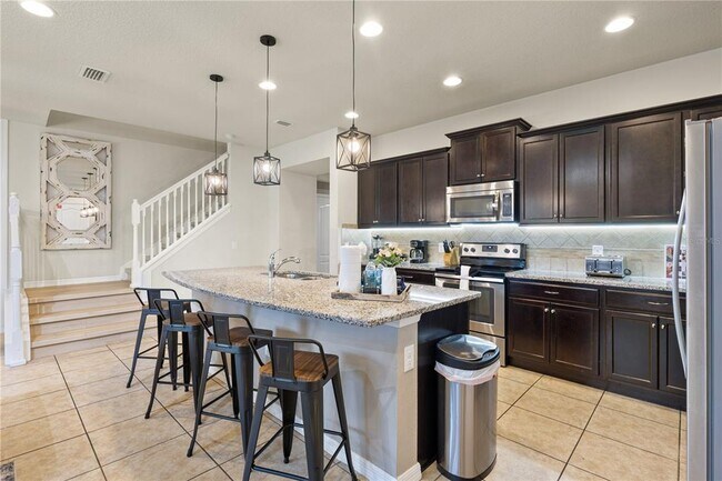 Building Photo - 1905 Majorca Dr