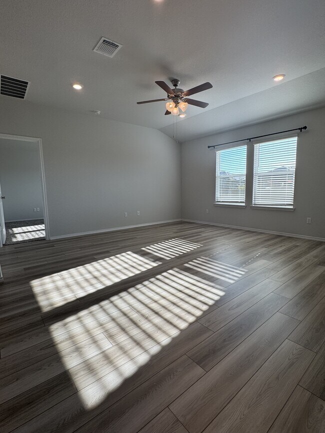 Building Photo - 7108 Gilbert Dr