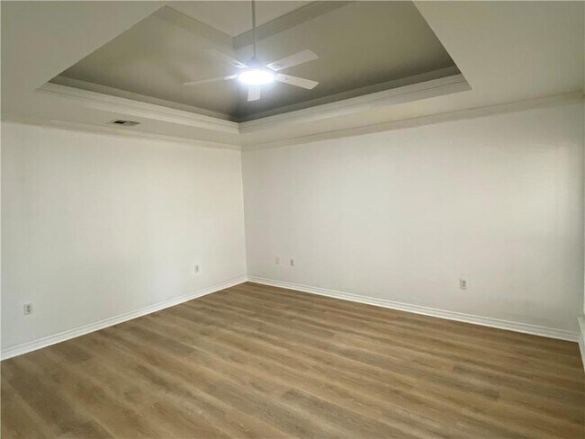 Building Photo - 1373 Fairfield Dr