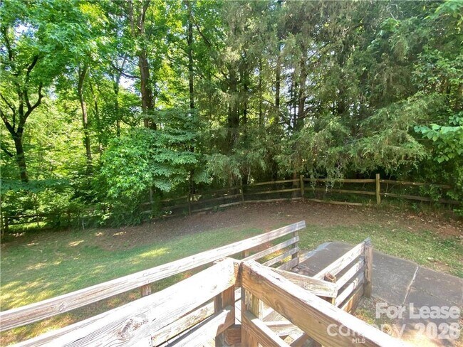 Building Photo - 3914 Aster Dr