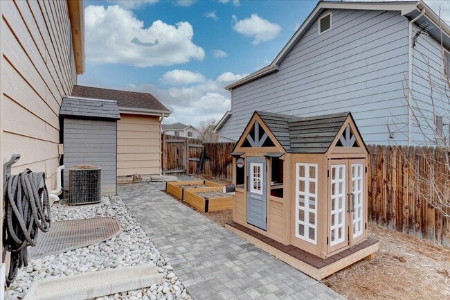 Building Photo - Stunning 5Bed/4Bath Home in the Heart of Erie