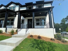 Building Photo - 912 Sweetwater Grove
