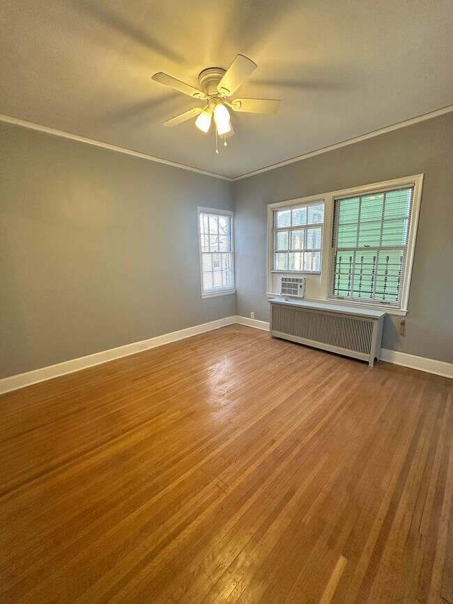 Building Photo - 2007 Kenilworth Pl