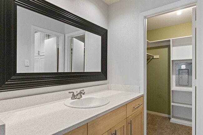 Building Photo - 6530 Copper Creek Dr