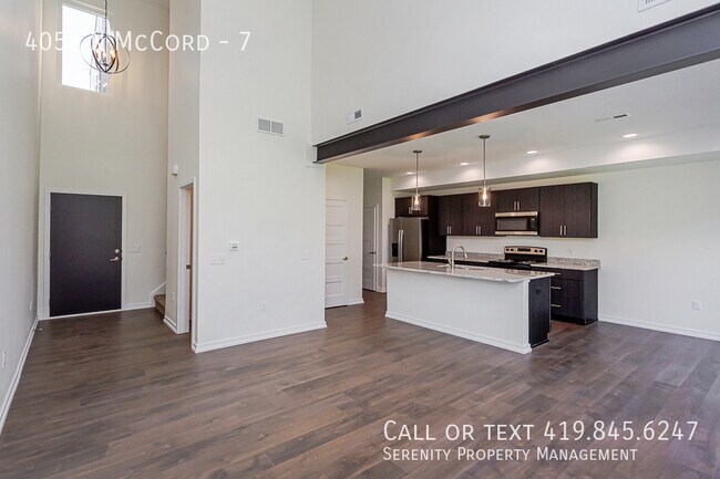 Building Photo - 4056 N McCord-7