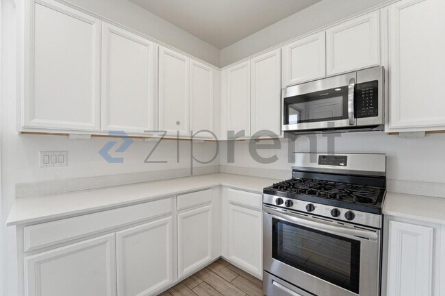 Building Photo - 9219 W Sells Dr