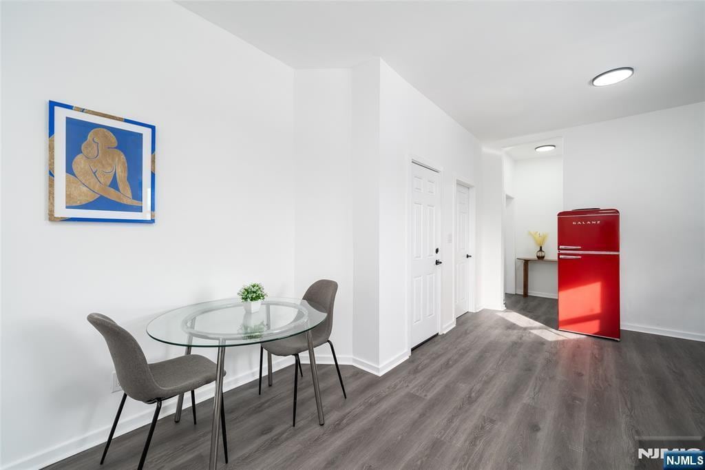 Building Photo - 10 McDougall St