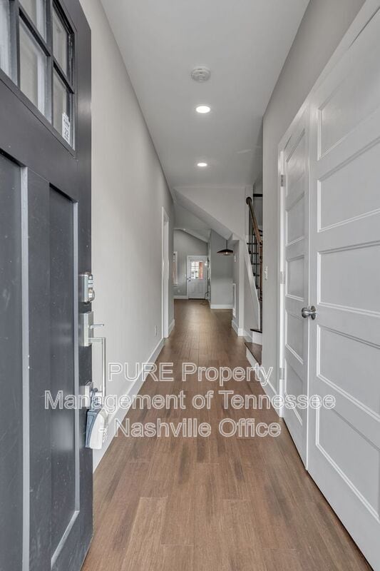 Building Photo - 3212A Lincoln Ave