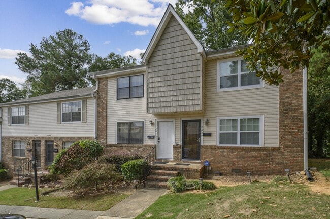 Building Photo - 2645 Southbury Cir