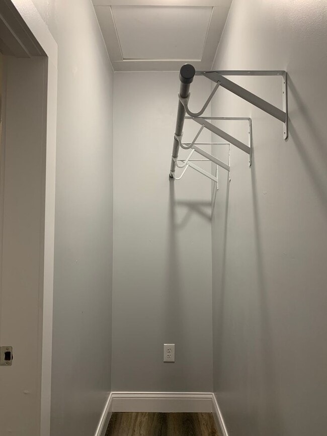 Building Photo - 4172 E Galbraith Rd