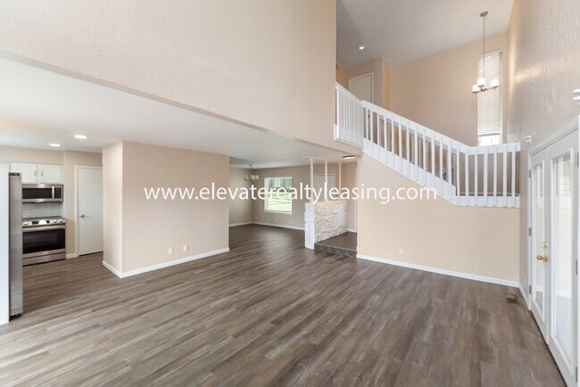Building Photo - 7371 S Yale Ave