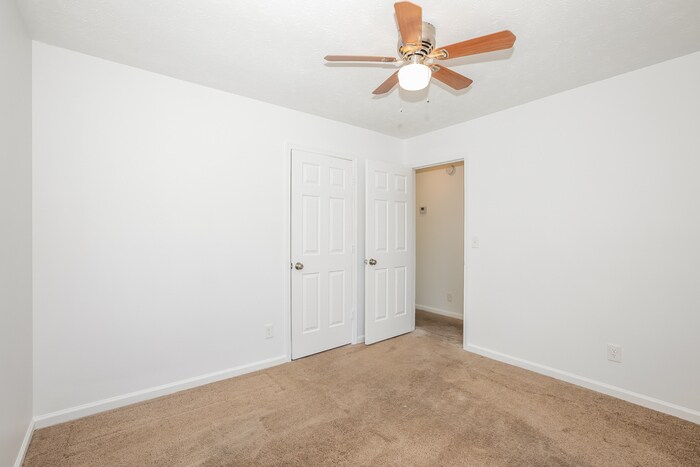 Building Photo - 2205 Oakland Spring Dr